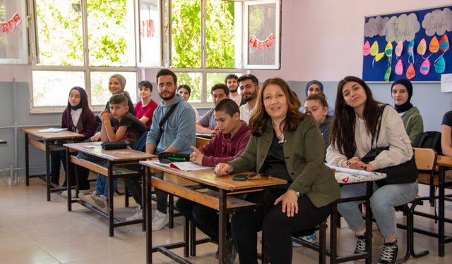 Gönüllü Ellerle Köy Okuluna Yeni Bir Soluk