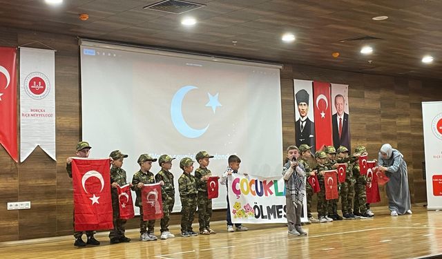 Borçka’da Miniklerden Yıl Sonu Gösterisi