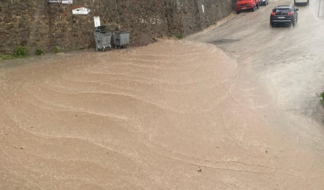 Her Yağmurda Aynı Manzara