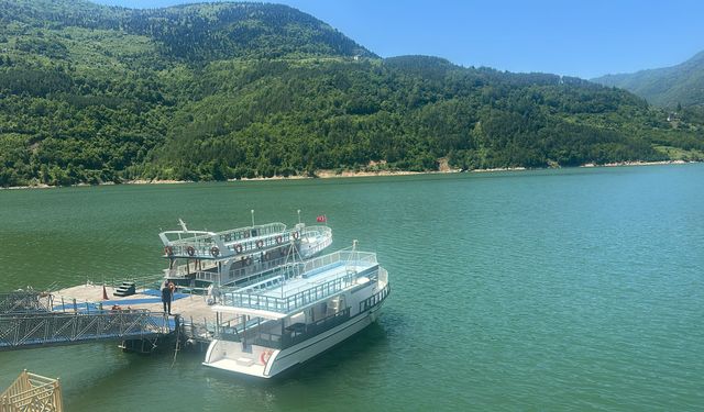 Borçka’da Tekne Turları Başladı