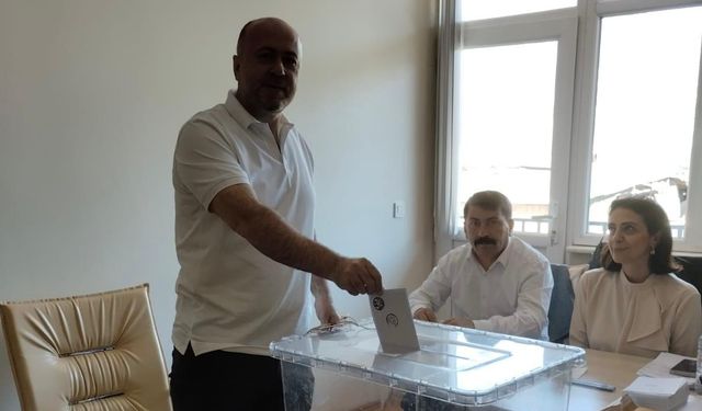 Suat Topaloğlu Güven Tazeledi