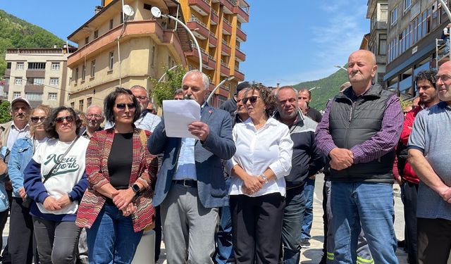 “CHP Korkmaz, Sinmez, Geri Çekilmez!”