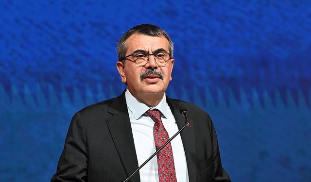 Milli Eğitim Bakanı Tekin, ÖBA ve EBA canlı yayınında öğretmenlere hitap etti