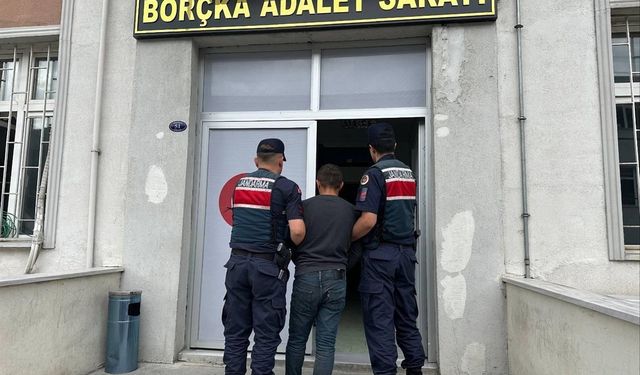 Askeri Yasak Bölgede Yakalandı: 14 Suç Kaydı Çıktı