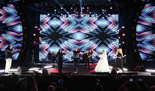 Şarkıcı Haluk Levent, Samsun'da Konser Verdi