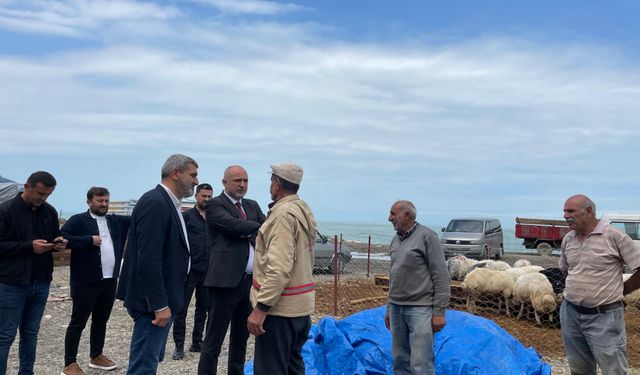 Başkan Cihan Kurban Pazarı’nı Ziyaret Etti