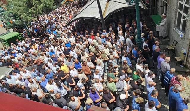 Borçka, Sadık Korkmaz'ı Son Yolculuğuna Uğurladı
