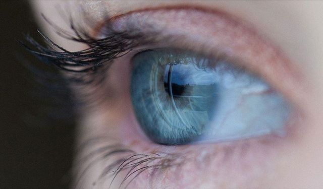 Uzmanından Kontakt Lensle Yüzmek "Enfeksiyon Riskini Artırıyor" Uyarısı