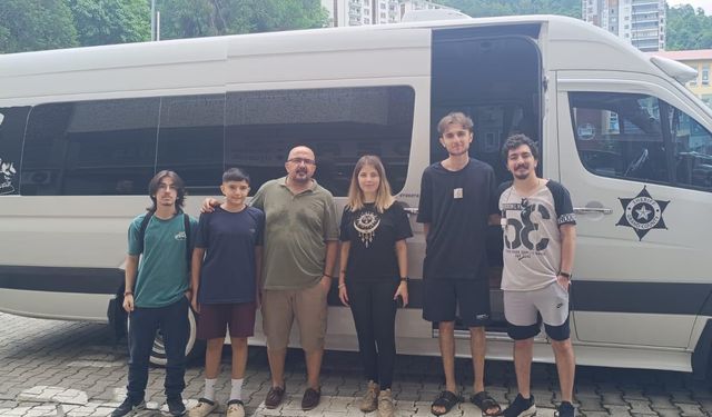 Hopa Satranç Takımı Denizli Yolunda