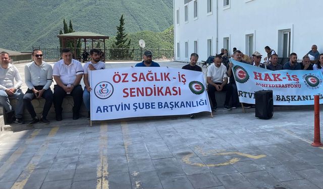 Öz Sağlık-İş’ten Sessiz Oturma Eylemi