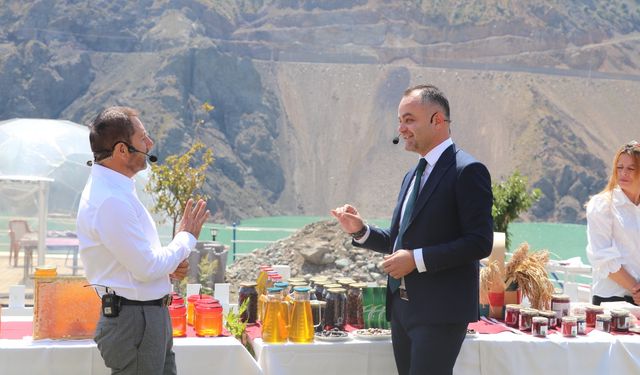 Serhan Asker Yusufeli’den Seslendi
