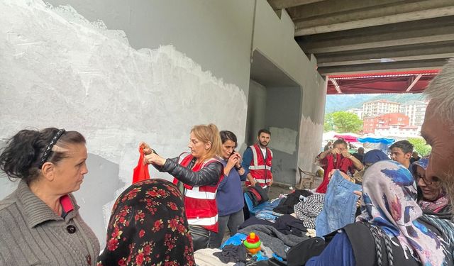 Fazla Eşyalar İhtiyaç Sahipleriyle Buluşuyor