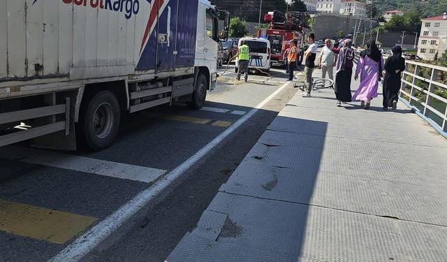 Kamyon Bisikletli Çocuğa Çarptı