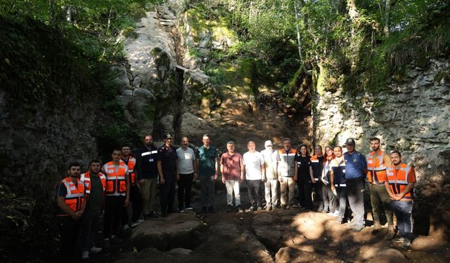 Tarihi Ciha Kalesi’nde İncelemelerde Bulundu