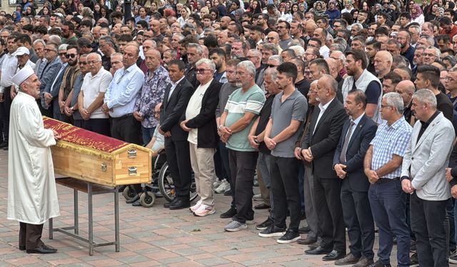 Kastamonu'daki trafik kazasında yaralanan çocuk hastanede hayatını kaybetti