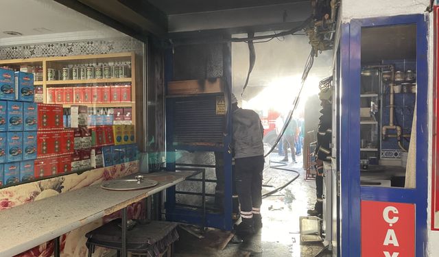Rize'de iş hanında çıkan yangın söndürüldü