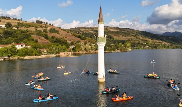 Samsun'da Batık Minare Çevresi Su Sporları Tutkunlarını Ağırlıyor