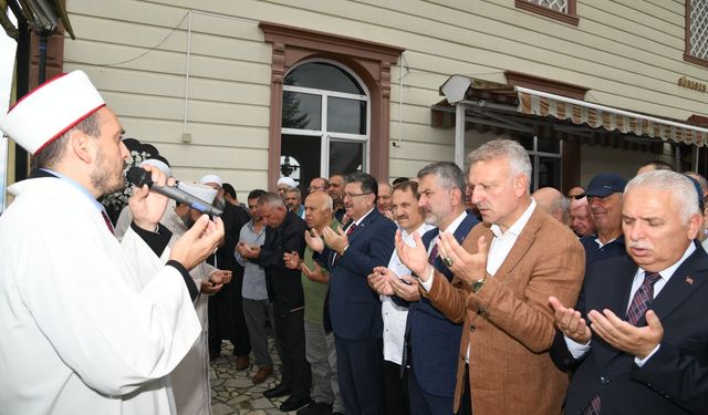 Trabzon'da denizde boğulan çocuğun cenazesi defnedildi