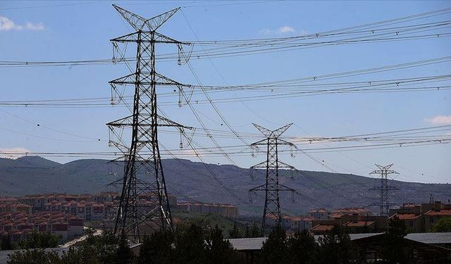 Yazın artan elektrik talebi bilinçli tüketim alışkanlıklarını zorunlu kılıyor