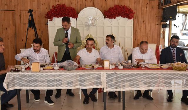 Borçka’da MHP’den Güçlü Buluşma