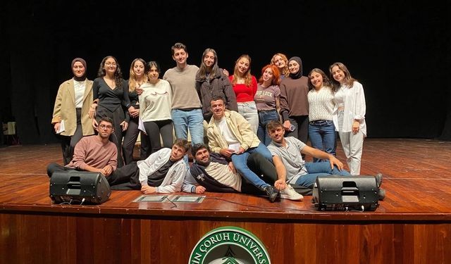 AÇÜ Tiyatro’dan Topluluğa Davet