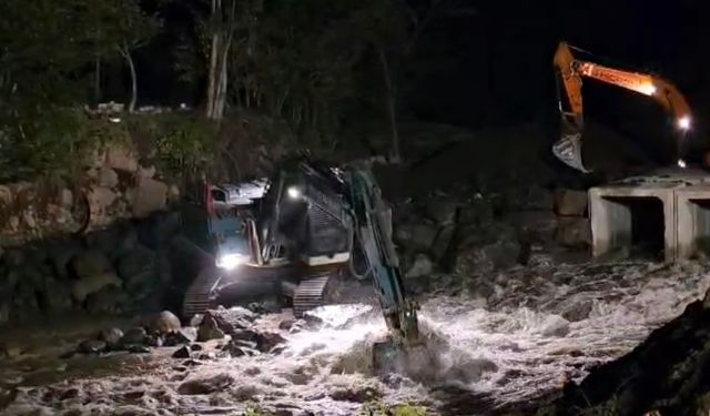 Selden Etkilenen Köylere Elektrik Verildi