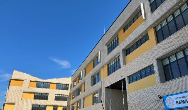 Yeni Okul İlk Haftadan Sorunlarla Gündemde