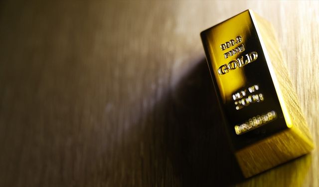 Altının onsu ilk kez 4 bin doları geçerek rekor kırdı