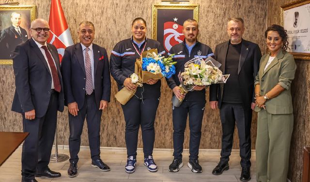 Milli boksör Havvanur Kethüda Trabzonspor Kulübü'nü ziyaret etti