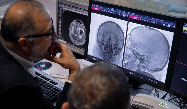 Sağlık sistemlerinin geleceğinde yapay zeka ve robotik cerrahi yer alacak