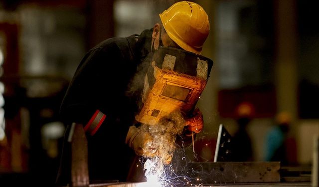 Ücretli çalışan sayısı ağustosta yıllık bazda yüzde 1,2 artarak 16 milyon 89 bin 450 oldu