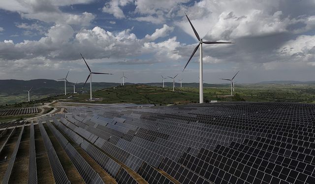 Yenilenebilir enerji kaynakları, küresel elektrik üretiminde ilk kez kömürü geride bıraktı