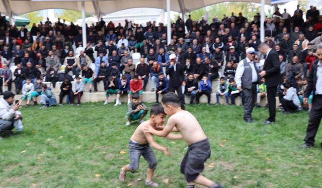 Cumhuriyet ile yaşıt karakucak güreşleri