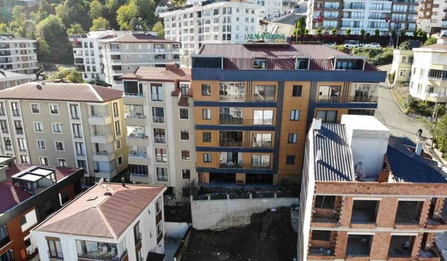 Ordu’da inşaat kazısı 2 binayı kullanılamaz hale getirdi: Vatandaşlar 10 gündür mağdur