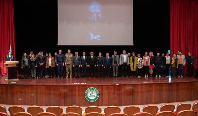 Bağımsızlıktan Egemenliğe, Egemenlikten Cumhuriyete