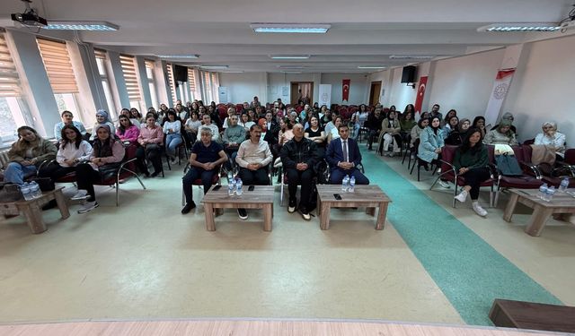 Öğretmenlere “Eğitimde Yapay Zeka” Eğitimi