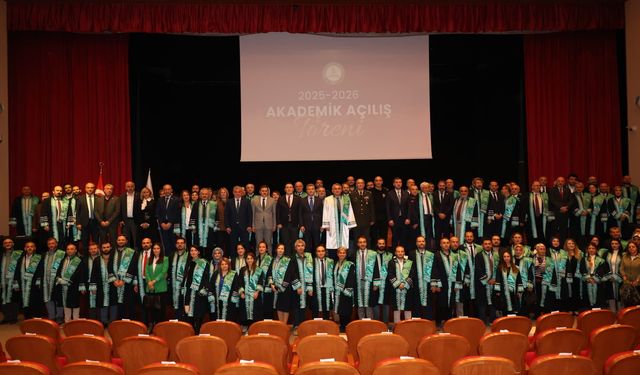 AÇÜ’de Akademik Yılı Törenle Açıldı
