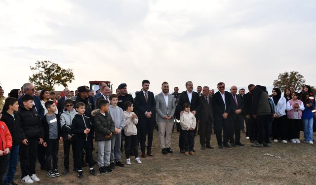 11 Kasım Milli Ağaçlandırma Günü'nde Vezirköprü'de etkinlik düzenlendi