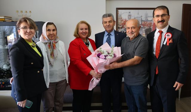 Artvin Valisi Ergün'den 24 Kasım Öğretmenler Günü Ziyareti