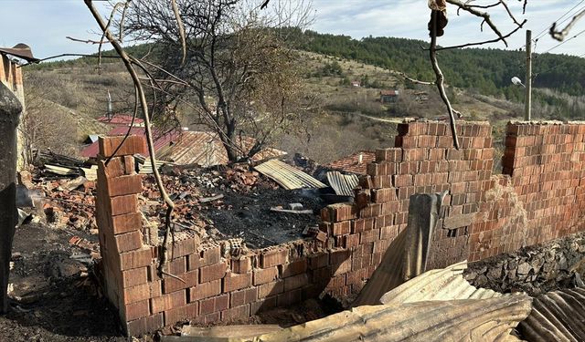 Kastamonu'da bir evde çıkan yangında bir kişi öldü
