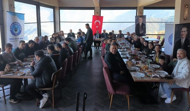 Türk Büro-Sen Artvin Şubesi’nde Bayrak Değişimi