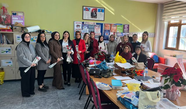 Anahtar Parti’den Öğretmenler Günü Ziyareti