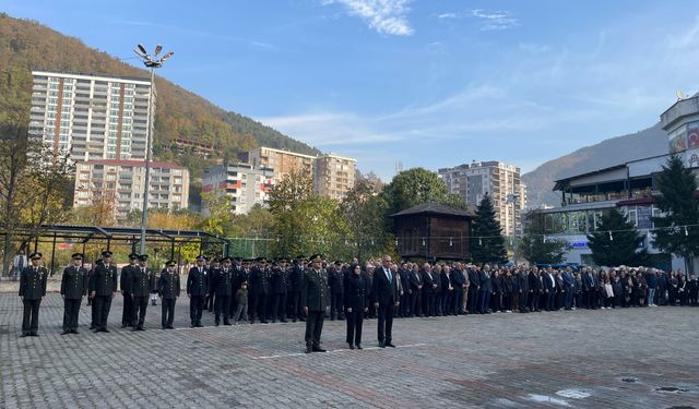 10 Kasım Çelenk Sunma Töreni Yapıldı