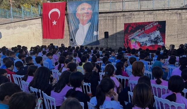 “Dersimiz Atatürk” Filmi Büyük İlgi Gördü