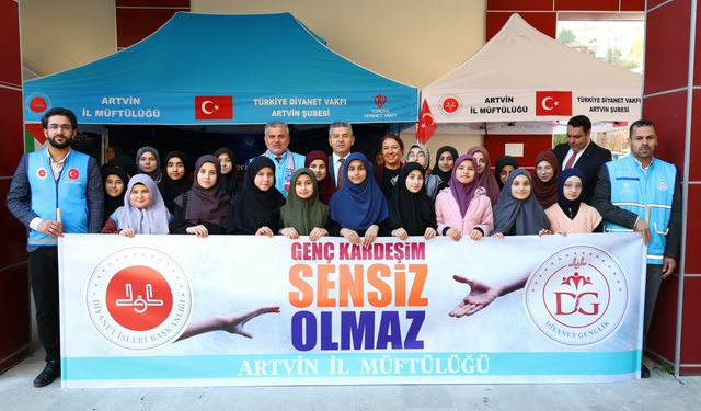 AÇÜ’de Gazze İçin Hayır Çarşısı