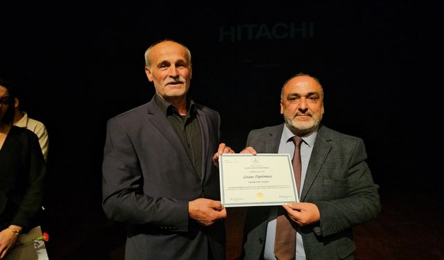 Gözyaşlarıyla Teslim Edilen Diploma