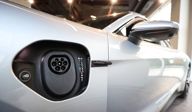 Dünyada bu yıl elektrikli araç satışları 18,5 milyona ulaştı