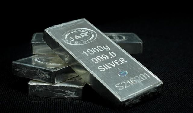 Rekor sonrası gümüşte 2 Şubat 2021'den bu yana en hızlı günlük düşüş yaşandı