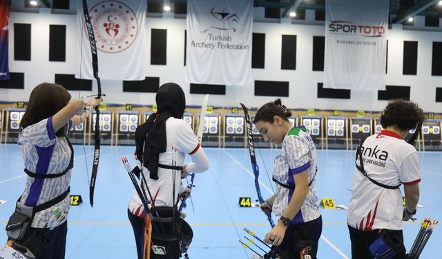 Salon Okçuluk Türkiye Şampiyonası Samsun'da başladı