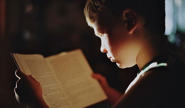 Uzmanlar, çocukların okuma alışkanlıklarının değiştiği ve dikkat süresinin azaldığı konusunda uyarıyor